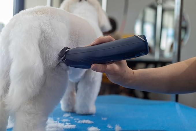 Wahl Professional Animal KMC+ 2-Speed Cordless Clipper (3027168) - Detachable Blade Pet & Dog Clipper Kit - Patented Ergonomic Housing Design - Navy