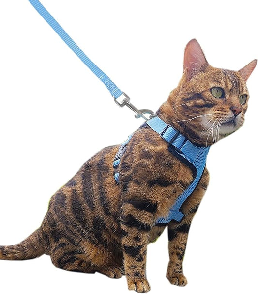Cat Harness and Leash Set,Escape Proof Adjustable Cat Harness,Soft and Breathable Kitten Harness and Leash with Reflective Strips for Walking and Traveling(Light Blue, Small(8.9-16.6lb))
