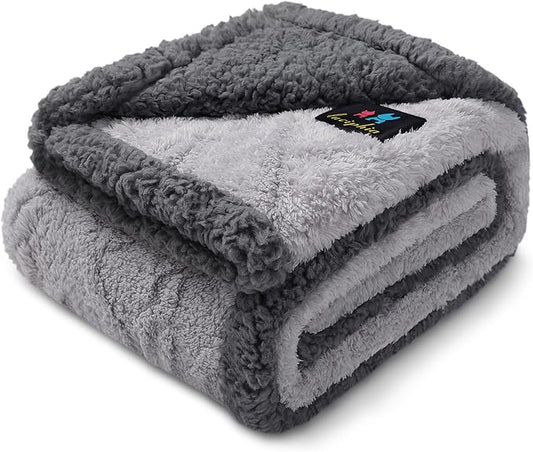 Waterproof Pet Blanket, Liquid Pee Proof Dog Blanket for Sofa Bed Couch, Reversible Sherpa Fleece Furniture Protector Cover for Small Medium Large Dogs Cats, Light Grey King Size（90" x 82"）