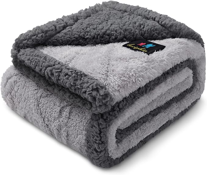 Waterproof Pet Blanket, Liquid Pee Proof Dog Blanket for Sofa Bed Couch, Reversible Sherpa Fleece Furniture Protector Cover for Small Medium Large Dogs Cats, Light Grey Queen Size（90" x 82"）