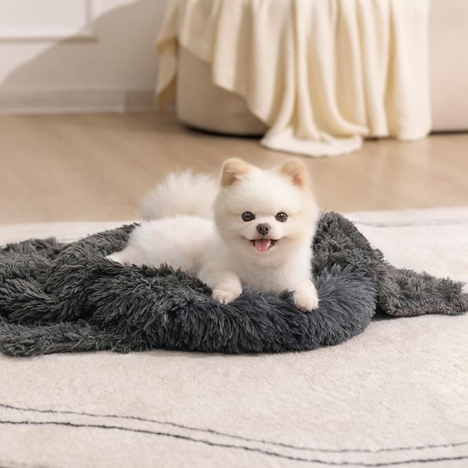 gogobunny Waterproof Dog Blanket for Large Dogs, Cats, Puppy, Reversible Faux Fur Pet Throw Blanket, Washable, Calming Furniture Protection for Sofa Bed (25x35 Inch (Pack of 1), Grey)